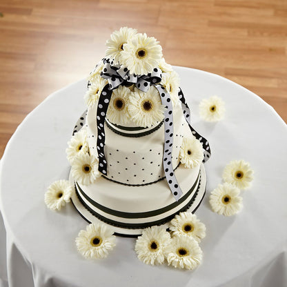 Simple Sophistication Cake Décor – UP UP & AWAY FLORAL & EVENT PLANNING, Lumberton NC